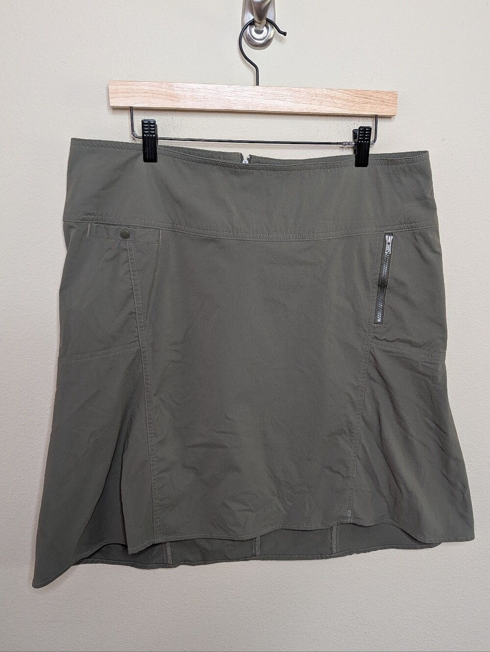 Royal Robbins Olive Green Stretch Hiking Skirt Size 16